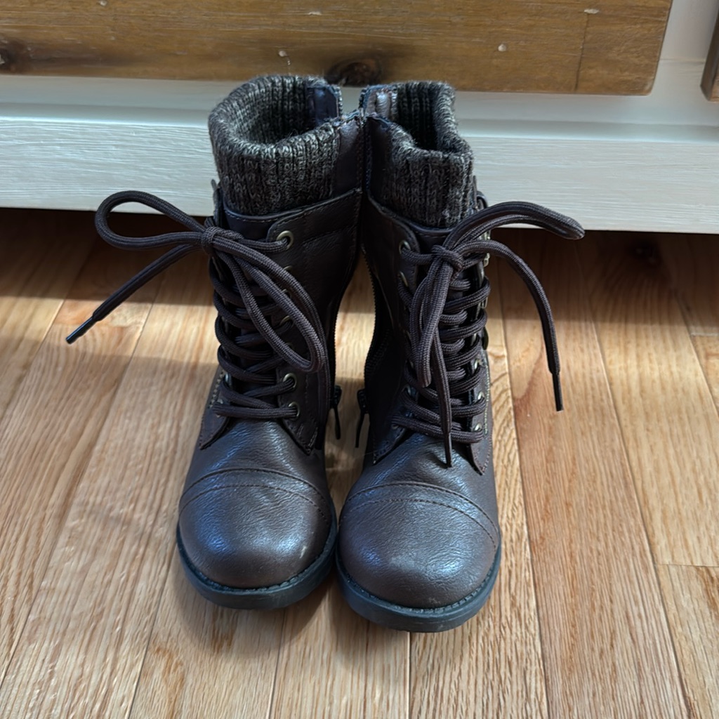 Dream Pairs Girls Size 9 Boots